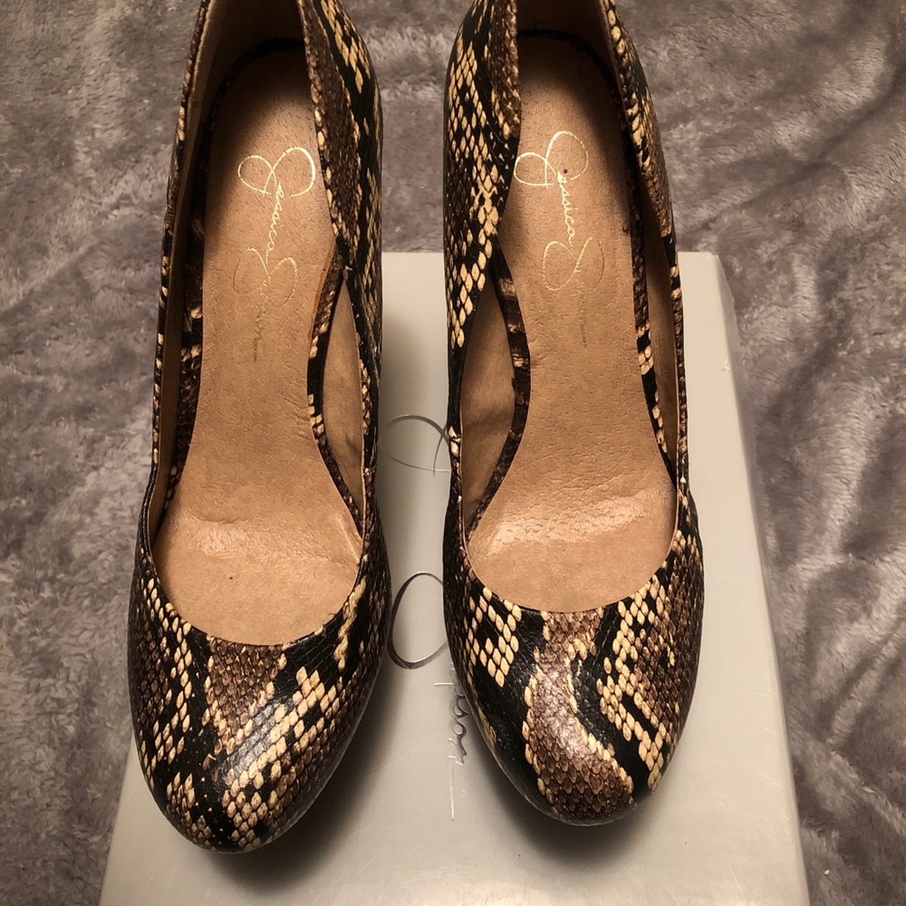 Jessica Simpson platforms